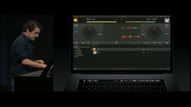 New Macbook Pro with TouchStrip - DJ's смотреть онлайн