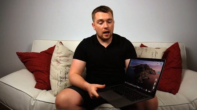 13 inch Apple Mac Book Pro 2020 Review смотреть онлайн