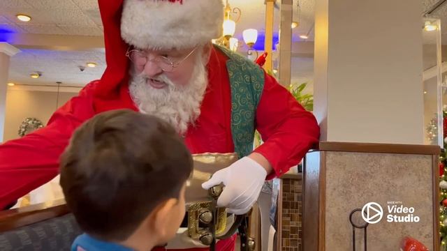 Breakfast with Santa at Rex’s - December 2022 Harrison & Bennett смотреть онлайн