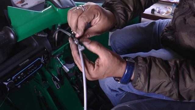 Piaggio Ape City 200 Clutch cable replacment tuteriol video смотреть онлайн