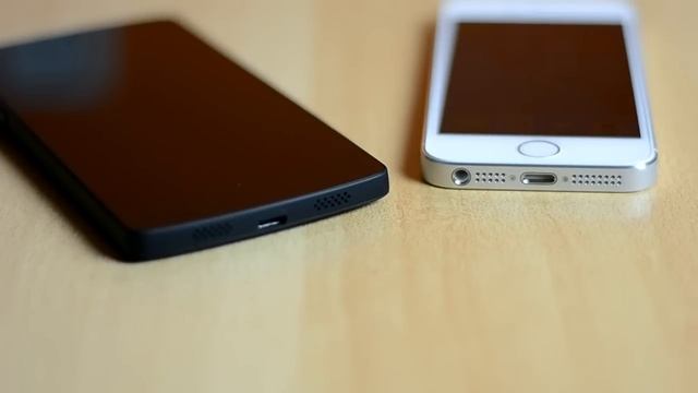 Google Nexus 5 vs. Apple iPhone 5s - Comparison смотреть онлайн