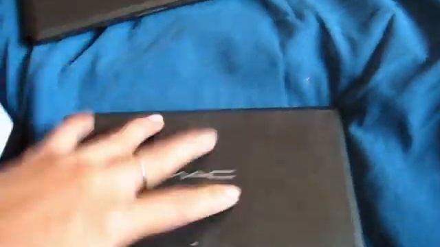 Whats in my Makeup Bag & my Makeup Must-haves! смотреть онлайн