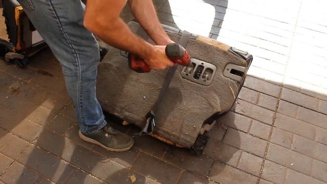 Finishing the Interior Jeep KJ Build Project Part 10 смотреть онлайн