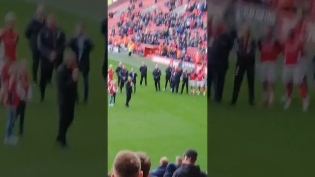 Lee Bowyer's speech last game of the season смотреть онлайн