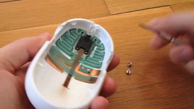 How To Clean An Apple Mighty Mouse [HD]
