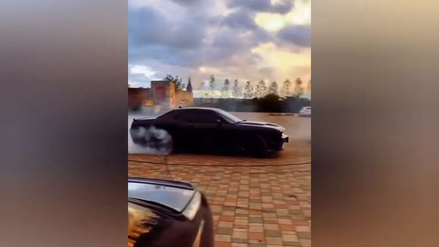 Додж готов к гонке. Паша пэл смотреть онлайн