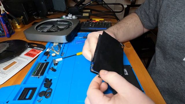 Mac Mini Mid-2010 - Changing HDD to SSD - 113,79% faster boot! смотреть онлайн