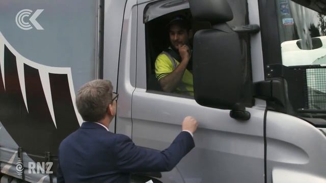 Courier drivers told to fork out for own replacement uniforms: RNZ Checkpoint смотреть онлайн