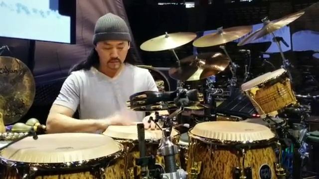 Conga Improv: Soundcheck - Fleetwood Mac 2019 World Tour - Outtake (😂) смотреть онлайн