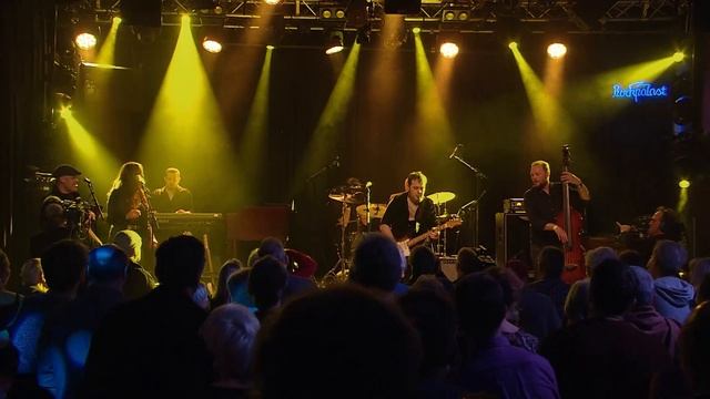 Todd Sharpville - "Red Headed Woman - Live" (Official Video) смотреть онлайн