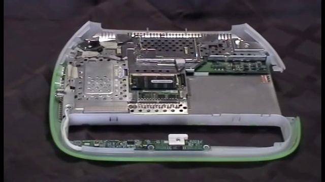 How to Take the iBook Clamshell apart - Part 2 смотреть онлайн