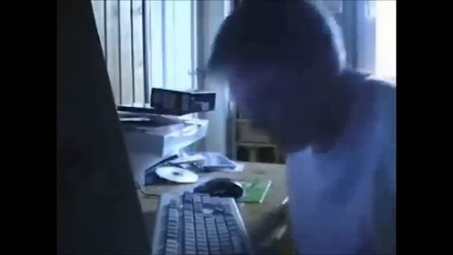 AGK Episode #1 Angry German Kid finds out Windows XP Support has ended! смотреть онлайн