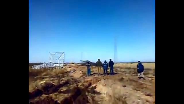 Падение опор ЛЭП, нарезка смотреть онлайн