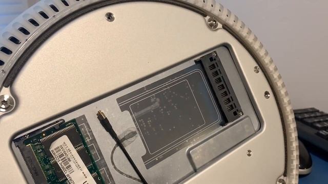 I got an iMac G4 (but it’s not happy) смотреть онлайн