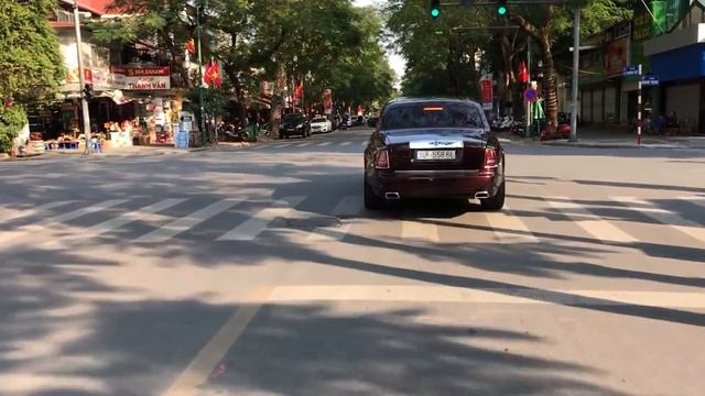 Bầu Hiển ngồi Rolls-Royce Phantom Hoà Bình Vình Quang hơn 80 tỷ Du Xuân смотреть онлайн