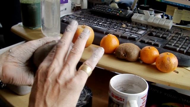 The Trap Door claymation clay sculpture - Berk (the blue one) pt.1. смотреть онлайн