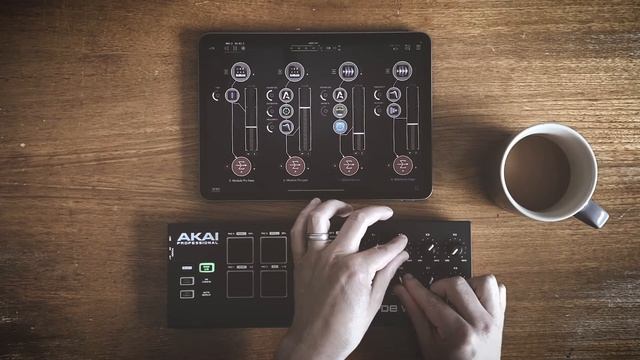 Sunday Afternoon Ambient Toss on iPad and LPD8 смотреть онлайн