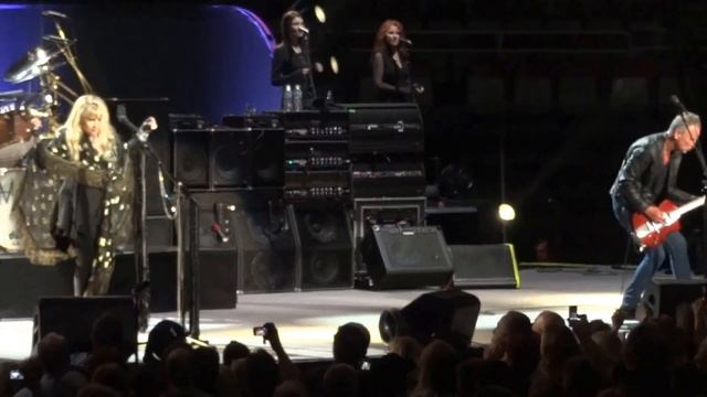Fleetwood Mac "Stand Back" Live Detroit Michigan June 12 2013 (HD) смотреть онлайн
