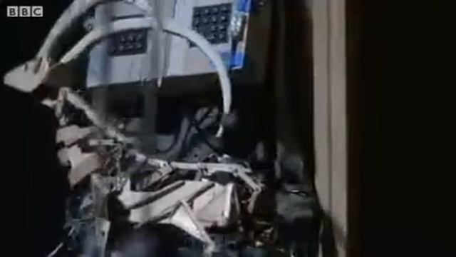 Robot puppeteer Amit Drori creates digital safari. смотреть онлайн