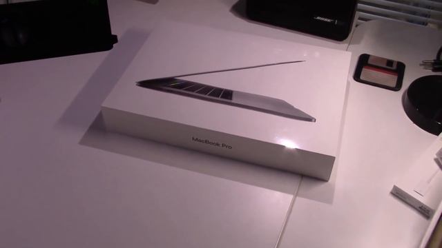 Unboxing: MacBook Pro 15" (2017) + Belkin Thunderbolt Dock смотреть онлайн