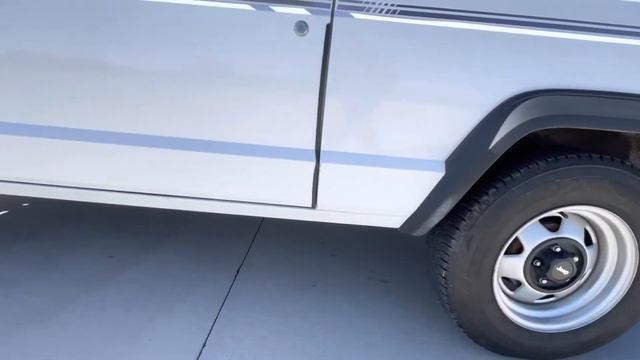 1990 Jeep Cherokee XJ two door 5 speed manual transmission смотреть онлайн