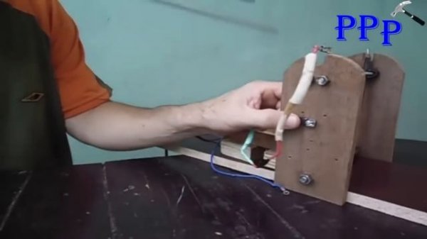 OLHA O QUE EU FIZ COM RESISTENCIA DE SANDUICHEIRA E MOTOR PRATO GIRATORIO MICROONDAS IDEA INCRIVEL