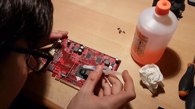 Cambio pasta termica scheda video HD 2600 PRO смотреть онлайн