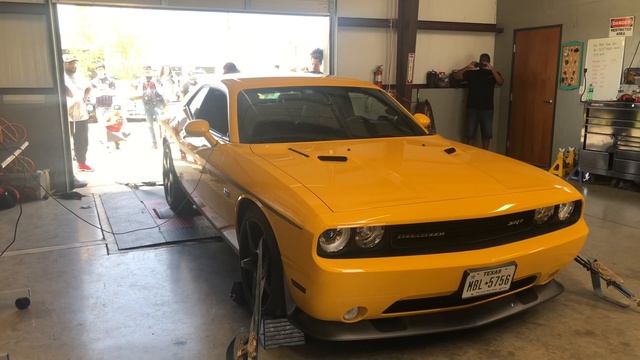 2012 Dodge Challenger SRT8 Yellow Jacket Whipple Supercharged Dyno смотреть онлайн