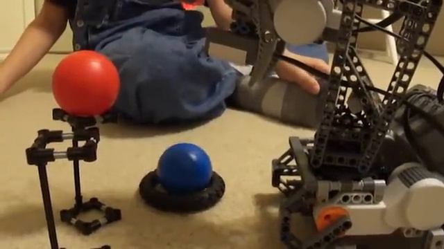 Lego Mindstorms NXT Robot Arm (kits 9797 + 9695) смотреть онлайн