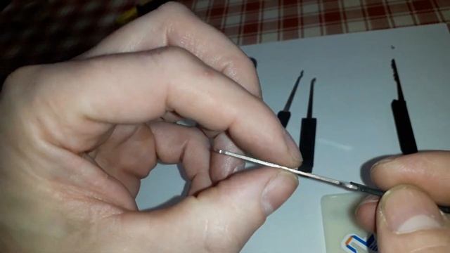 (021) Sash window lock picked open смотреть онлайн