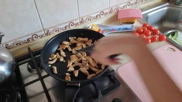 ПРИШЛИ В НОВУЮ КВАРТИРУ А ДВЕРЬ НЕ ОТКРЫВАЕТСЯ,КАКИМ ЦВЕТОМ Я КРАШУ ВОЛОСЫ,ДОМАШНЕЕ ХОЗЯЙСТВО,ВЛОГ смотреть онлайн