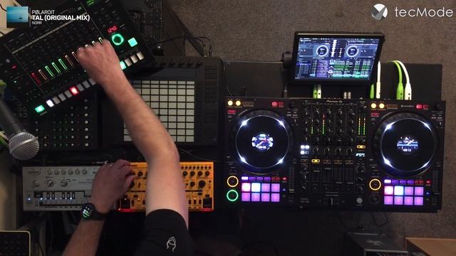 Sequenced Melodics - TD-3-MO DJ session смотреть онлайн