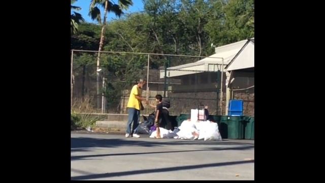 7-year old Honolulu boy gives back смотреть онлайн