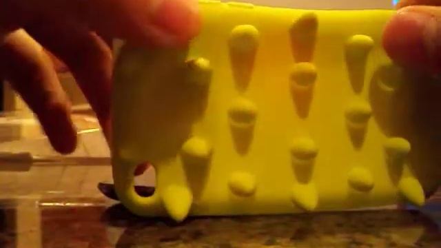 Griffin Funky Touch For The iPod Touch 4th Gen (Unboxing) смотреть онлайн