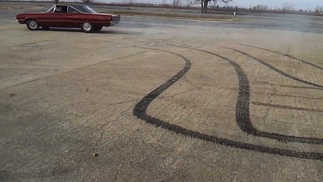 1967 Dodge Coronet 440 burnout смотреть онлайн