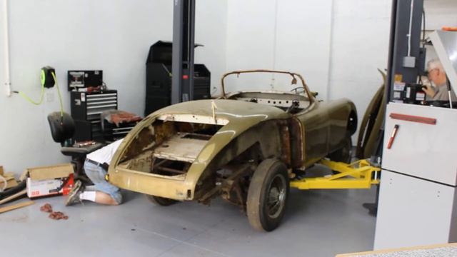 Jaguar XK150 Body Removal смотреть онлайн