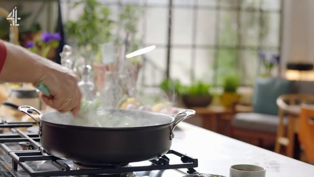 Greens Mac and Cheese | Jamie Oliver смотреть онлайн