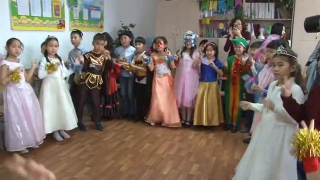 №5 Мектеп гимназиясы Астана каласы. 2"б" - сыныбы. 27.12.2014. смотреть онлайн