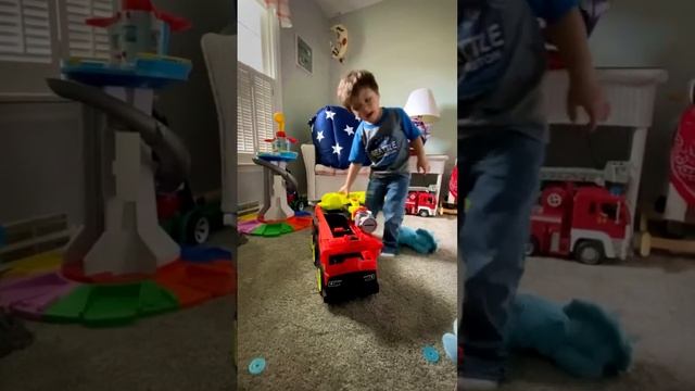Mac Reviews the Fisher-Price Rescue Heroes Transforming Fire Truck смотреть онлайн