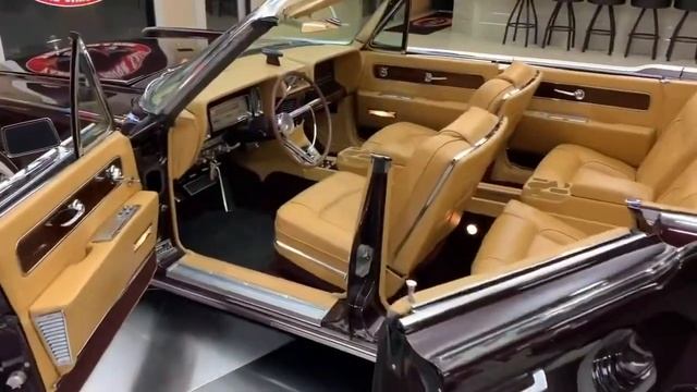 1962 Lincoln Continental Convertible - Exterior, Interior, and Engine смотреть онлайн