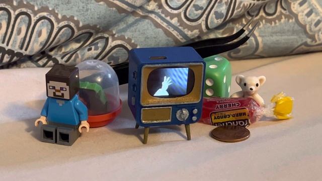 Bad Apple but it’s on a tiny tv смотреть онлайн