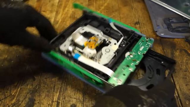 How to disassemble Dell PC DVD player смотреть онлайн
