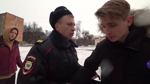Видео из telegram Макс Ващенко. Спасли бедного школьника от полицейского.У меня проблемы с полицией смотреть онлайн