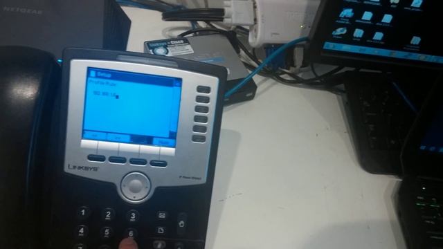 How to configure linksys SPA phone with TFTP serve смотреть онлайн