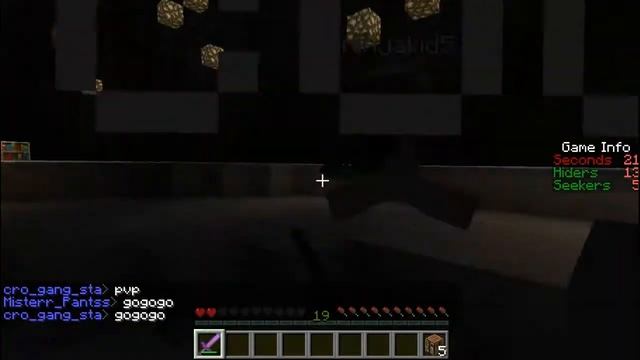 Играем на сервере Hide n Seek в прятки с Медведем - PEPITOOOO! :DDDD смотреть онлайн