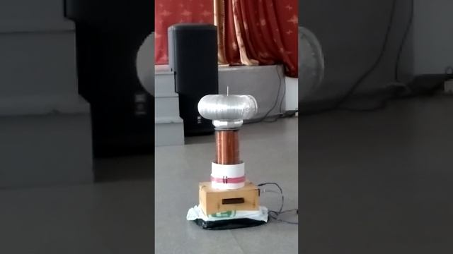 Музыкальная катушка Тесла Rash E смотреть онлайн