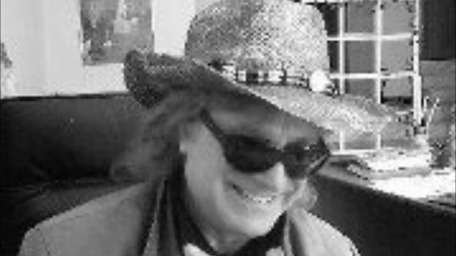 Don't Sit Under The Apple Tree.wmv Franco Matola смотреть онлайн