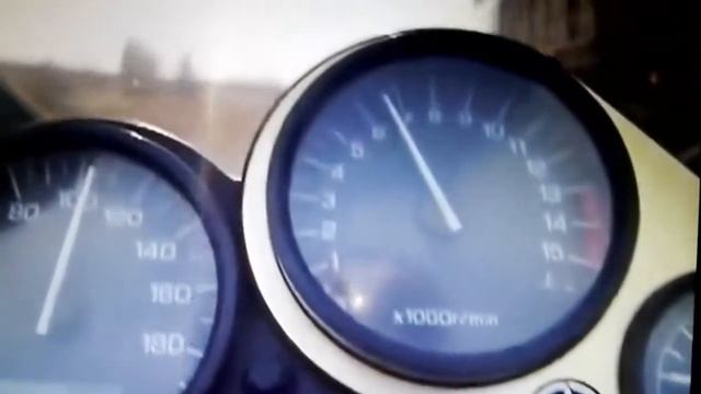 Yamaha FZ400, описание прочитайте...