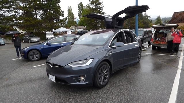 Tesla Model X Dance смотреть онлайн