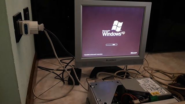 Un Computer per l'elettronica con WinXP , il Controller SCSI , parte 1/3 смотреть онлайн